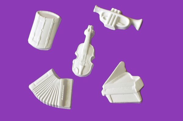 BC271 - SET FIGURINE IPSOS INSTRUMENTE MUZICALE pian, vioară, acordeon, trompetă, tobă