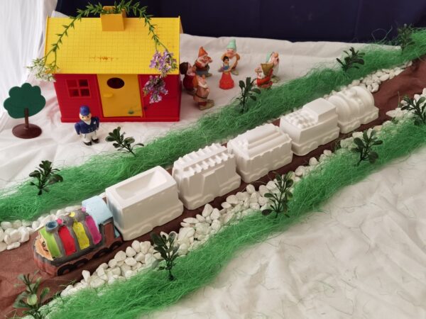 BC411 - TREN, LOCOMOTIVA CU 5 VAGOANE - imagine 2